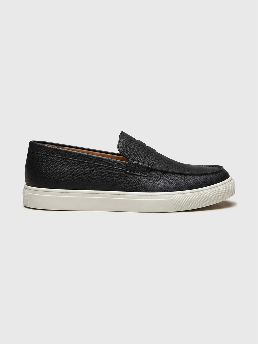 UrbanEase Classic Loafer Black - B17